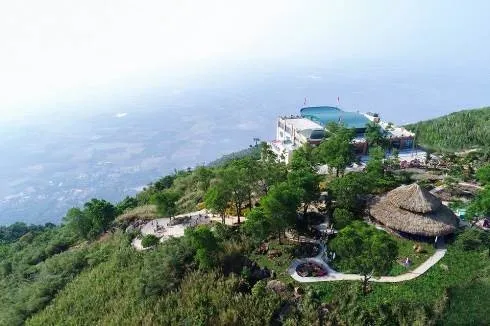 Danh thắng Núi Bà Đen đón lượng khách lớn trong dịp Tết Canh Tý ảnh 3