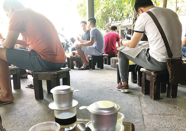 Chúng ta đang trải đời ở quán
