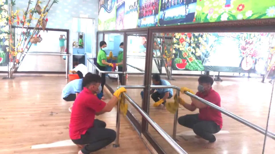 Cán bộ, nhân viên NTN quận 3 sát trùng các lớp học kỹ năng, chuẩn bị để mở lớp trở lại