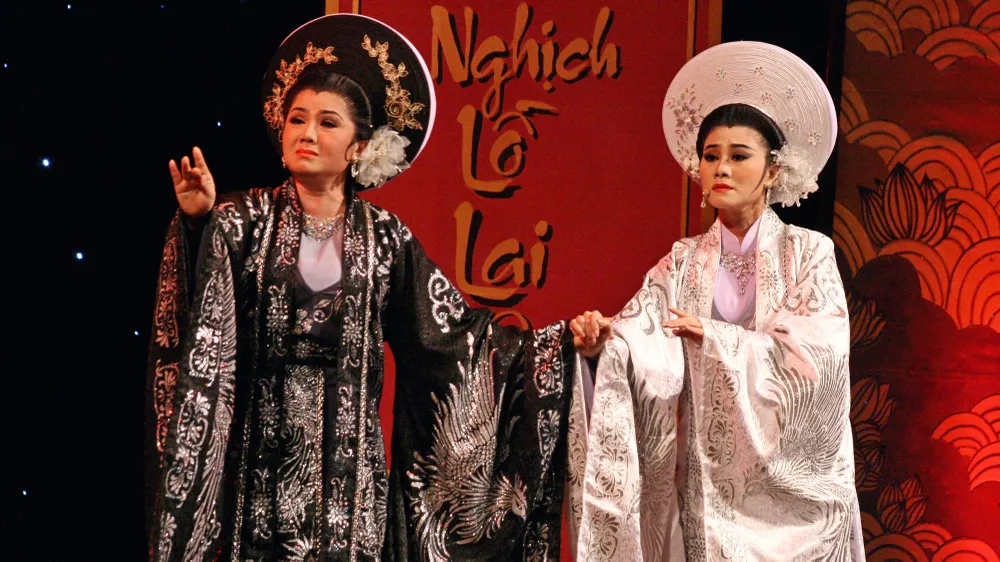 NSƯT Tú Sương, Quế Trân - lớp nghệ sĩ trẻ tài năng của sân khấu  cải lương, luôn khát khao có thêm nhiều điều kiện, cơ hội để làm nghề