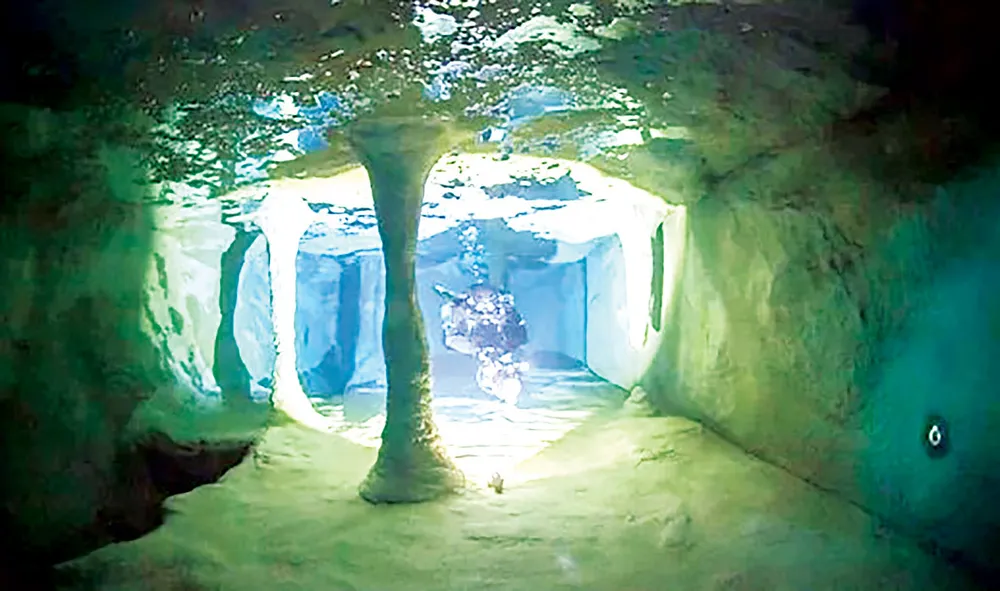 Bể lặn sâu nhất thế giới