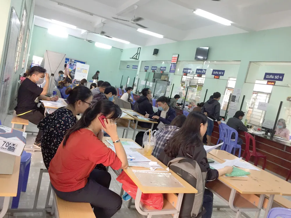 Người lao động đăng ký hưởng trợ cấp thất nghiệp  tại Trung tâm Dịch vụ việc làm TPHCM