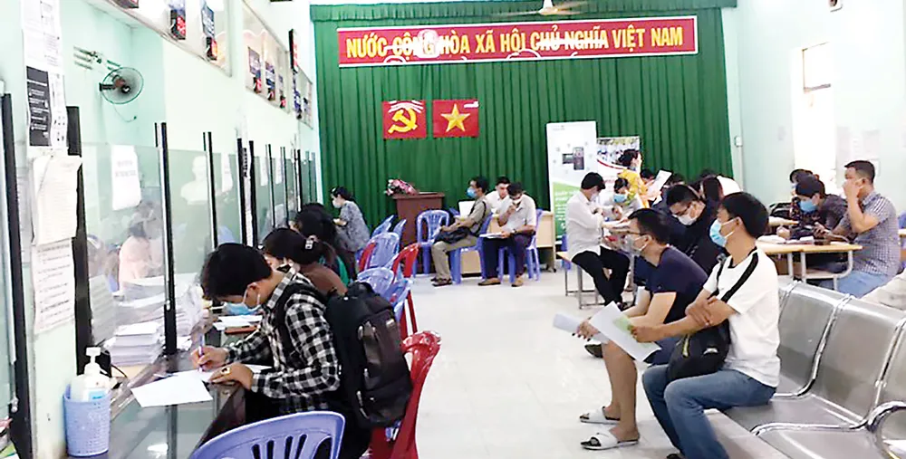 Trung tâm Dịch vụ việc làm TPHCM: Nhận hồ sơ và giải quyết chế độ trợ cấp thất nghiệp cho người lao động  ảnh 1