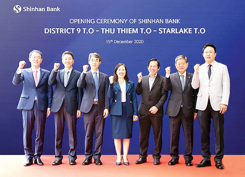 Ngân hàng Shinhan khai trương 3 phòng giao dịch ở TPHCM, Hà Nội