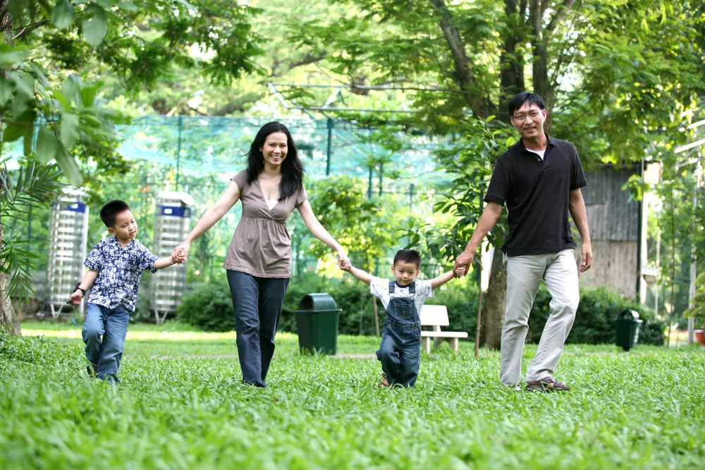 Gần gũi và chia sẻ cùng con trên bước đường trưởng thành Ảnh: QUÂN NAM