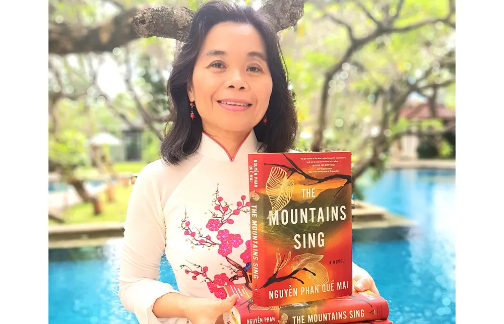  Nhà văn Nguyễn Phan Quế Mai  cùng tác phẩm bằng tiếng Anh mới nhất của mình