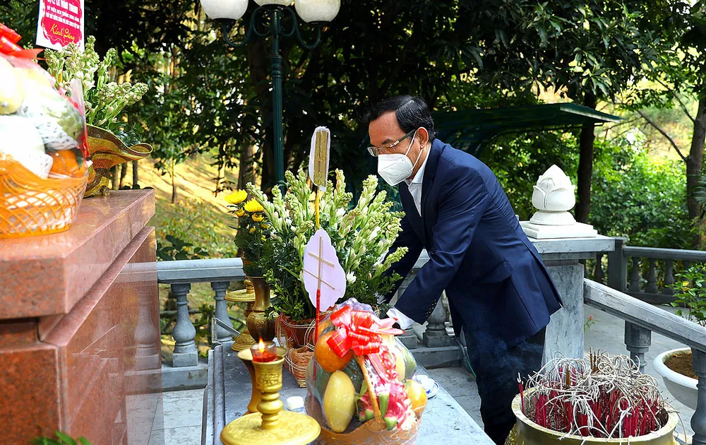 Kỷ niệm 60 năm ngày Bác Hồ về thăm quê lần thứ hai ảnh 2