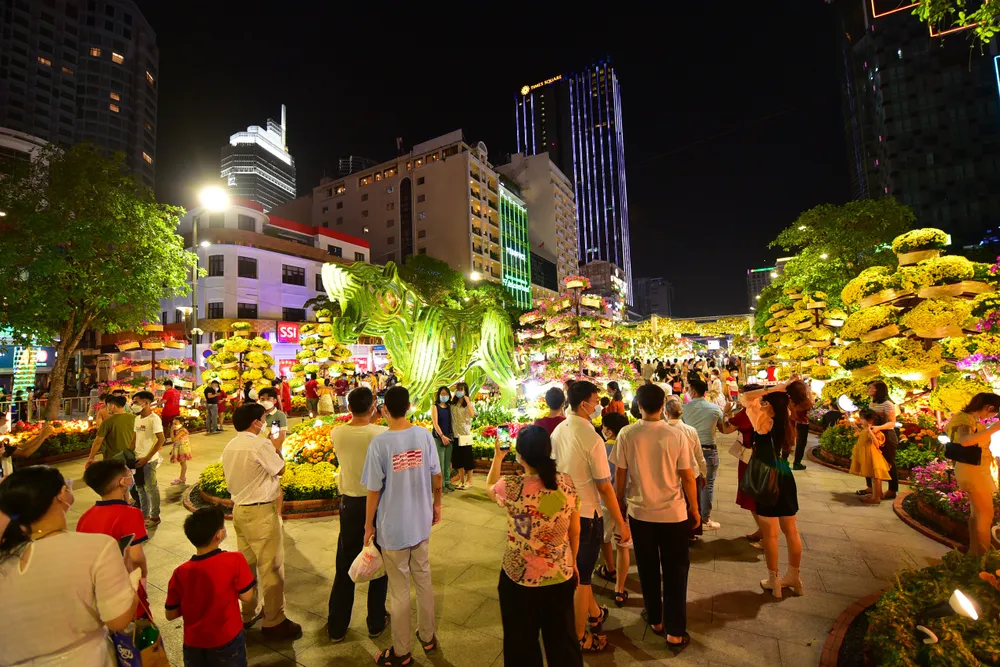 Đường hoa Nguyễn Huệ và Đường sách Tết Nhâm Dần kéo dài đến hết mùng 6 tết ảnh 3
