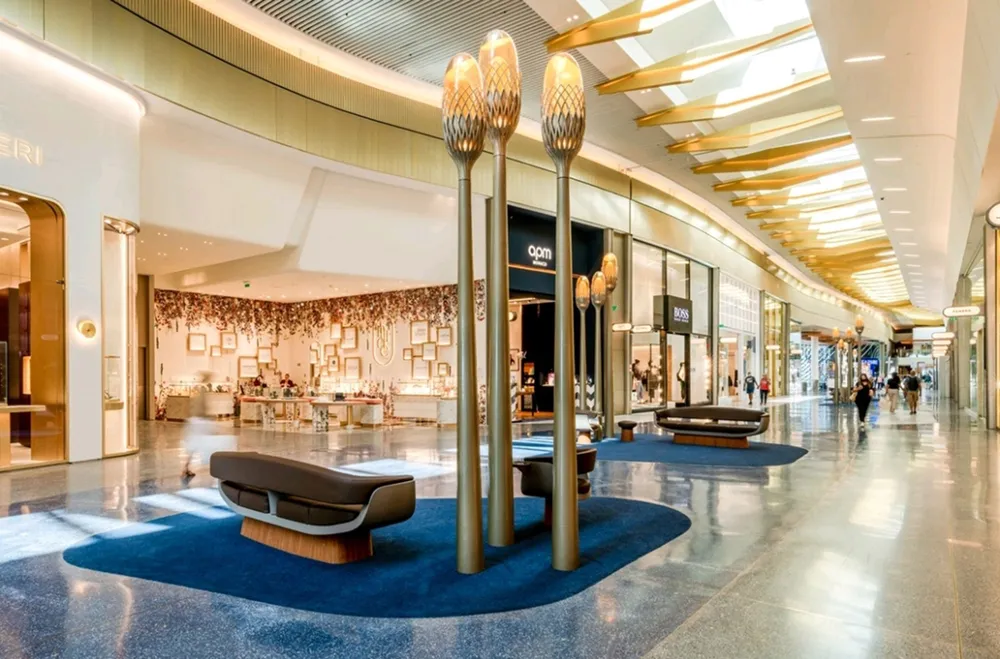 Không gian bên trong Trung tâm thương mại Cap 3000