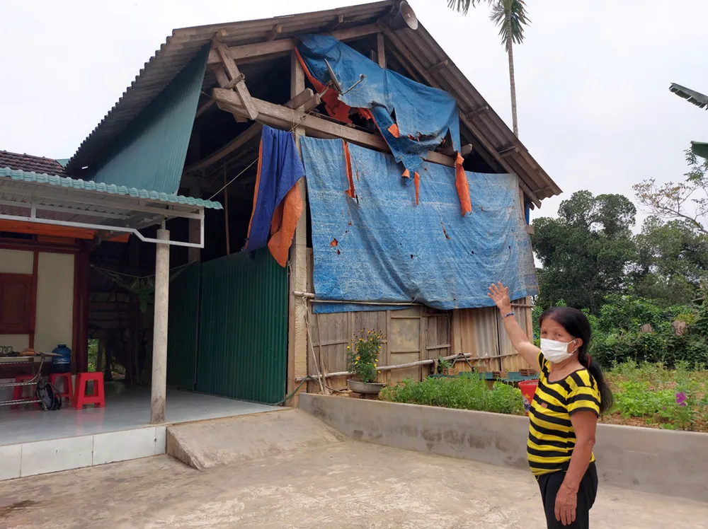 Người dân “rốn lũ” ngóng nơi tránh lũ ảnh 1