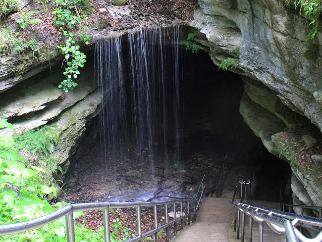 Hệ thống hang động khổng lồ này  cung cấp nước uống cho 40% dân số Mỹ