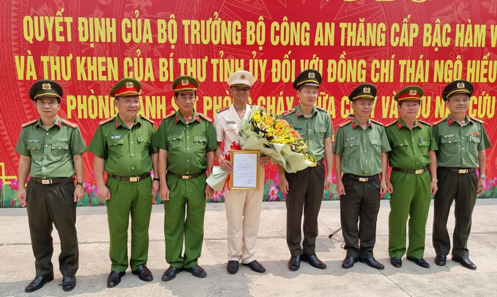 Đại úy Thái Ngô Hiếu tại lễ  công bố quyết định thăng quân hàm  do Công an tỉnh Đồng Nai tổ chức