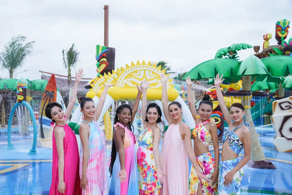 Các hoa hậu khám phá đại lộ shophouse NovaWorld Ho Tram ảnh 6