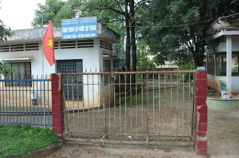 Công trình cấp nước sạch ở xã Sông Trầu, huyện Trảng Bom  chưa phát huy hiệu quả. Ảnh: PHẠM ANH