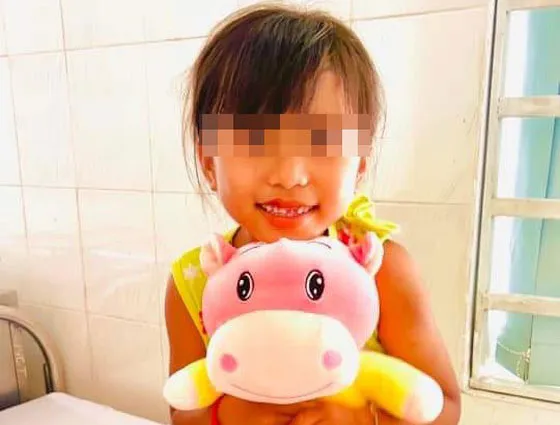 Sau thời gian điều trị, bé gái đã ổn định sức khỏe