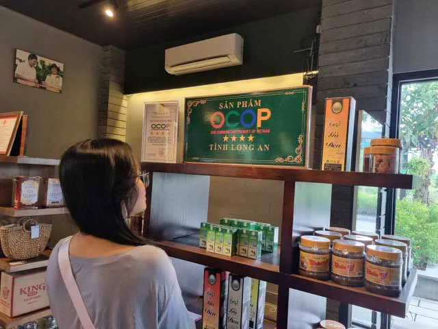 Sản phẩm OCOP của Long An được trưng bày giới thiệu  tại một khu du lịch