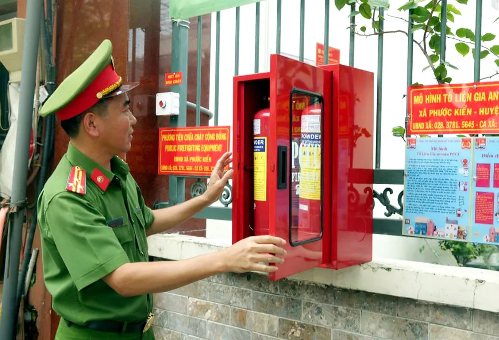 Chung sức đuổi giặc lửa ảnh 1