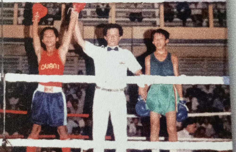 Trận đấu tại giải quyền Anh toàn thànhnăm 1993 tại sân Tinh Võ, quận 5. Ảnh: NVCC