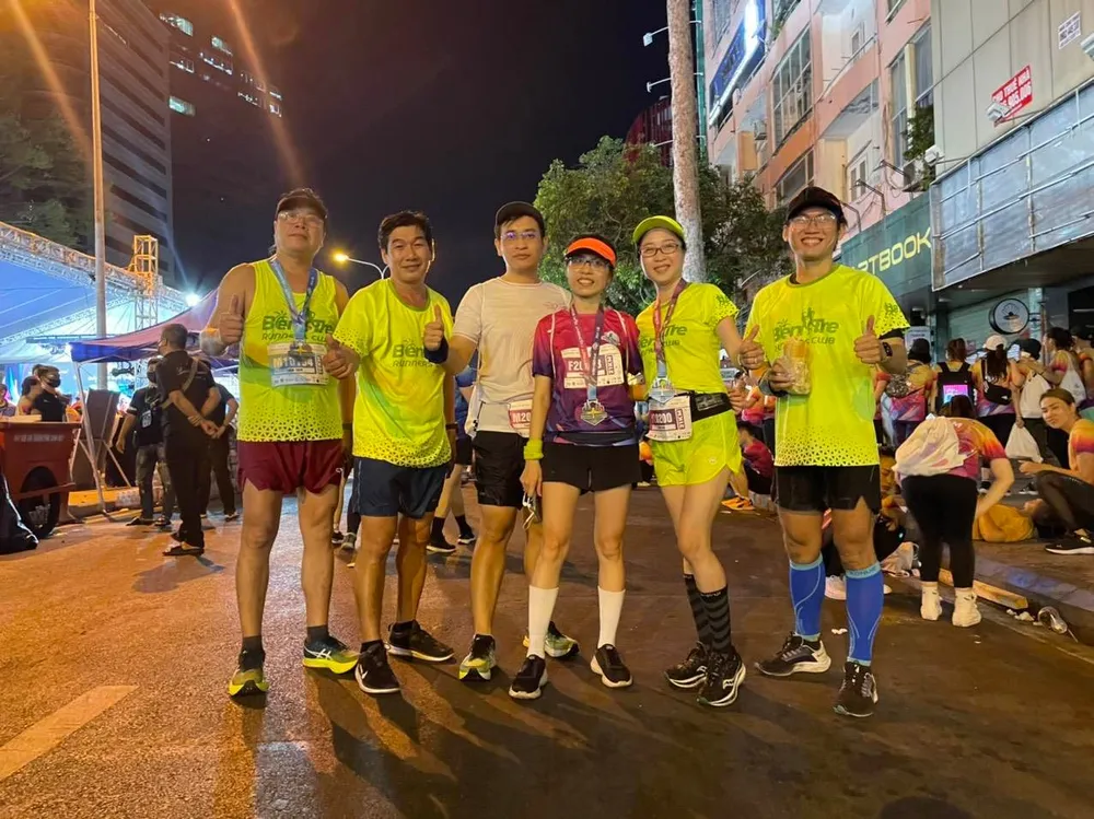 Các vận động viên tham gia Giải chạy đêm quận 1 - District 1 Midnight Run 2023. Ảnh: HUỲNH NGỌC PHƯỢNG
