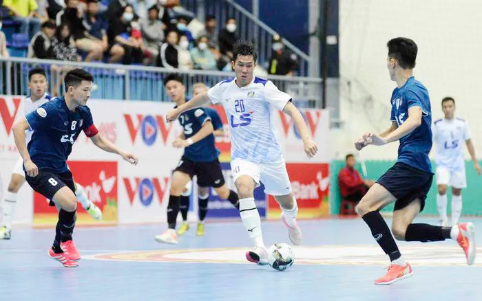 Chất lượng của futsal ngày càng cao là một trong những lý do kéo khán giả đến sân. Ảnh: THANH QUỐC