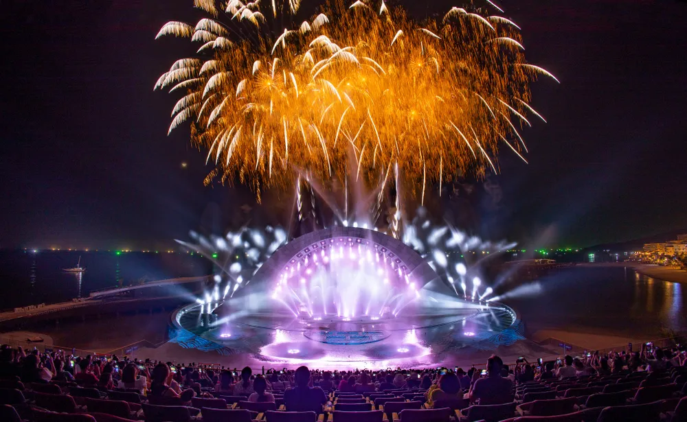 Sân khấu hiện đại của show diễn Kiss The Stars