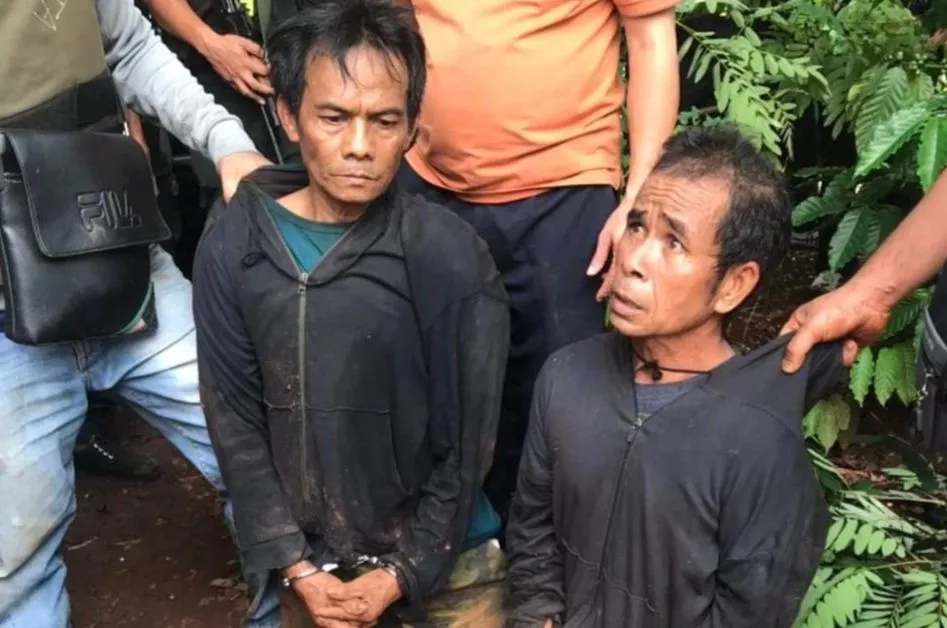 Đối tượng Nay Dương (bên trái) và Y Hoăl Êban (bên phải) vừa bị lực lượng công an bắt giữ