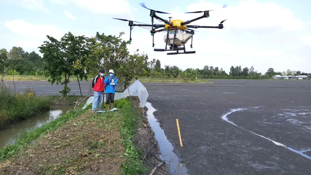 Nông dân Hậu Giang đưa nhiều thiết bị hiện đại vào sản xuất lúa