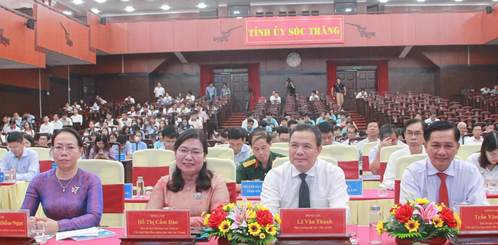 Các đại biểu tham dự hội thảo