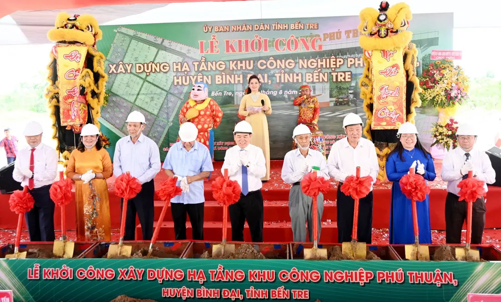 Dự án Khu công nghiệp Phú Thuận (huyện Bình Đại, tỉnh Bến Tre) đang được đẩy nhanh tiến độ