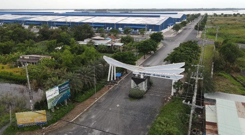 Ngày càng có nhiều doanh nghiệp đến đầu tư, hoạt động tại Khu công nghiệp cầu cảng Phước Đông, huyện Cần Đước, tỉnh Long An
