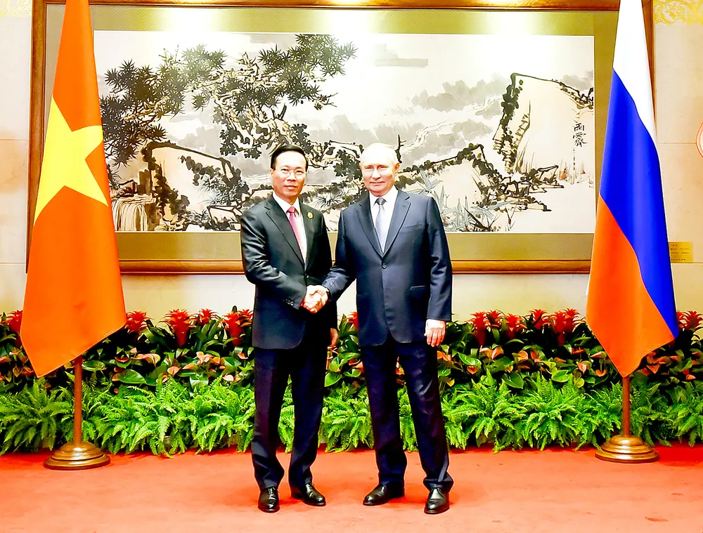 Chủ tịch nước Võ Văn Thưởng gặp Tổng thống Liên bang Nga Vladimir Putin. Ảnh: TTXVN