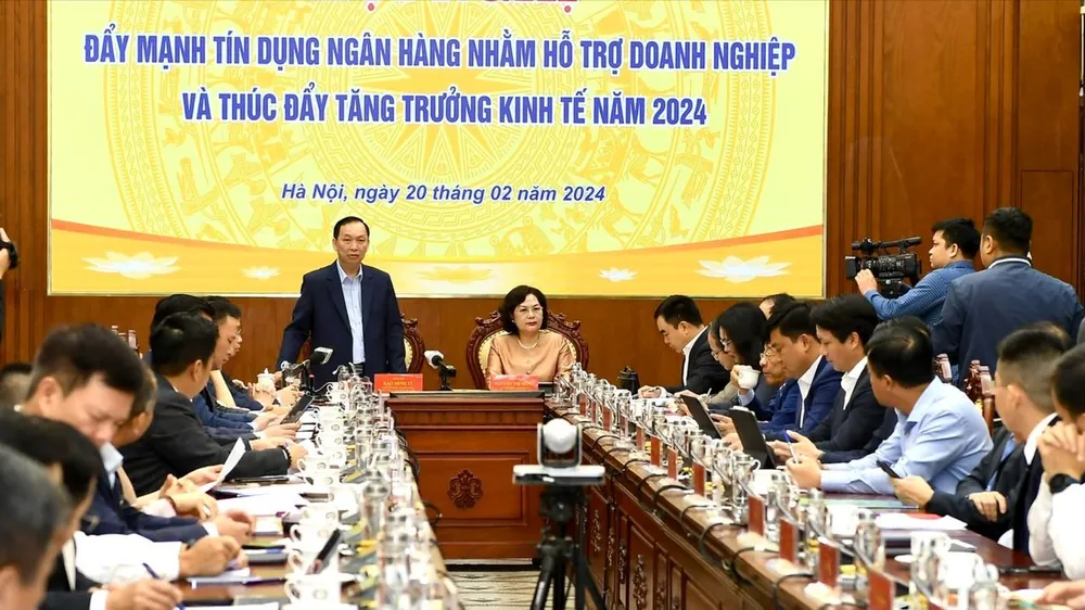 Tăng trưởng tín dụng toàn hệ thống suy giảm 0,6% trong tháng đầu năm