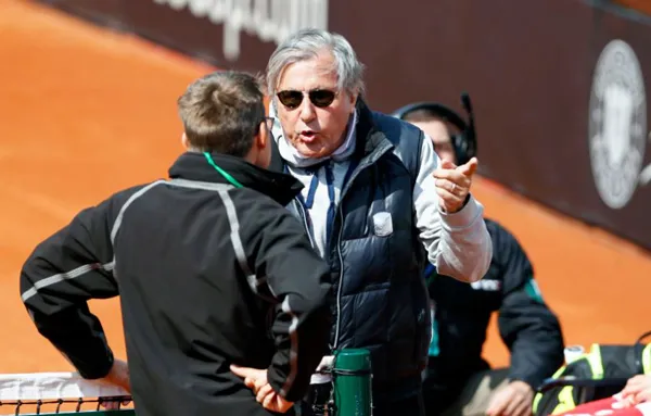 Serena Williams đáp trả Nastase ảnh 1