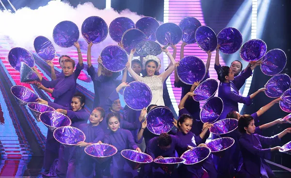 Bảo Thy đăng quang Hòa âm ánh sáng 2017 ảnh 1