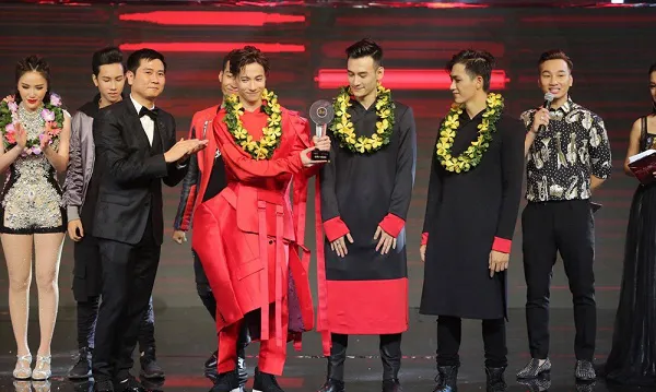 Bảo Thy đăng quang Hòa âm ánh sáng 2017 ảnh 3