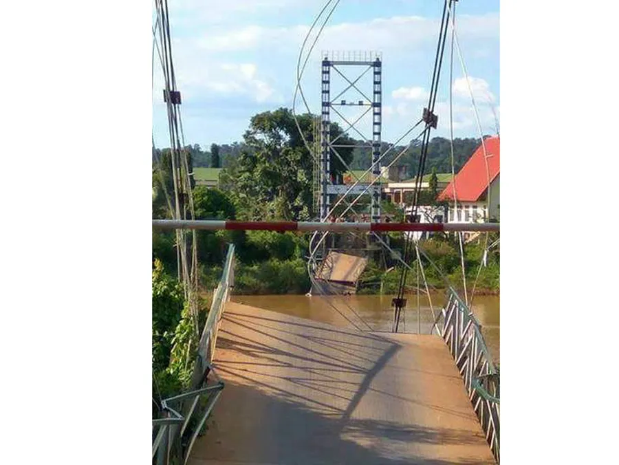 Phà chở xe tải chìm trên sông Đồng Nai ảnh 2