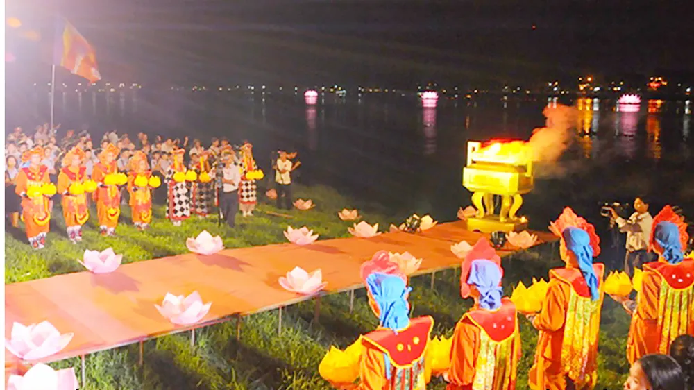 Mùa Phật đản ở cố đô Huế ảnh 1