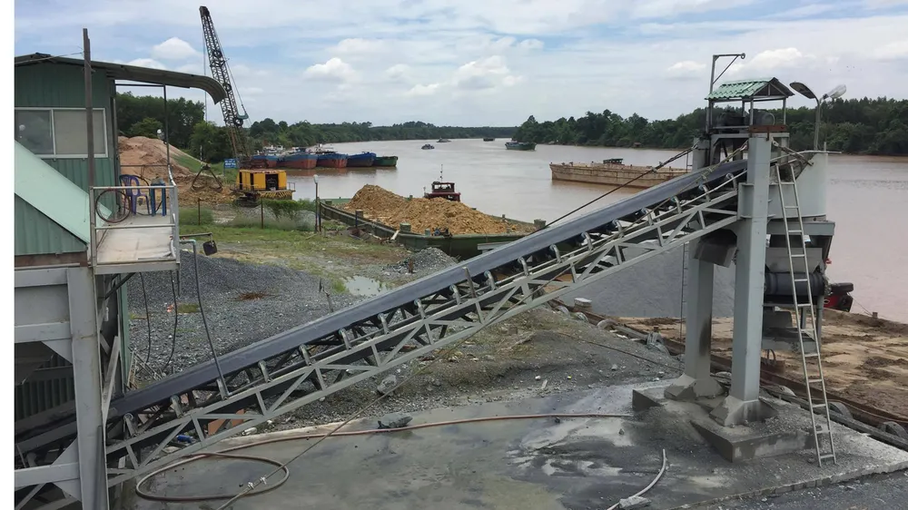 Hoạt động của một bến thủy nội địa trên sông Đồng Nai đoạn qua địa phận tỉnh Đồng Nai