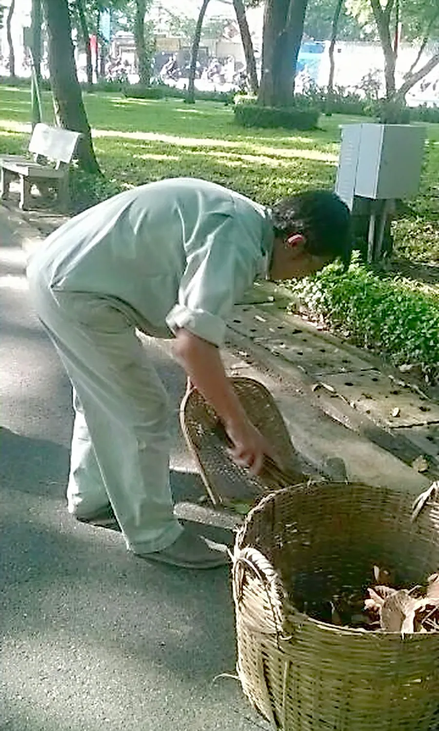 Niềm vui của công nhân vệ sinh ảnh 1