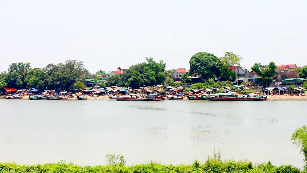 Làng hến ở bến sông La ảnh 1