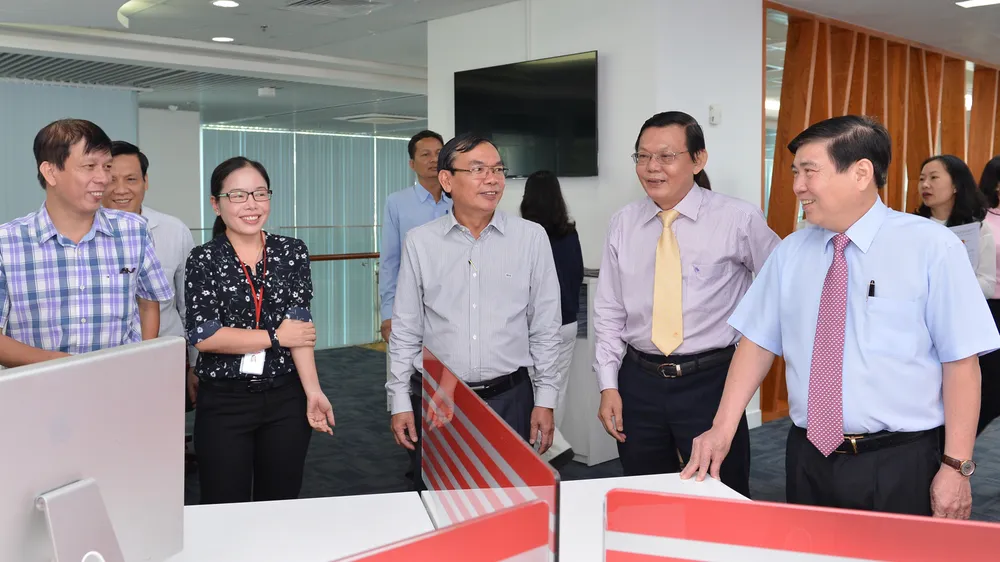 Chủ tịch UBND TPHCM Nguyễn Thành Phong chúc mừng Báo Sài Gòn Giải Phóng ảnh 1