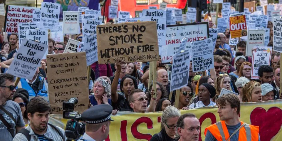 Cháy chung cư tại Anh: Cảnh sát xác định không có dấu hiệu cố tình gây cháy ảnh 6