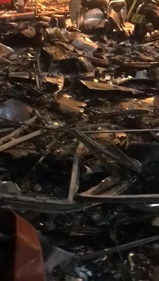 Những hình ảnh đầu tiên bên trong tòa nhà Grenfell Tower ảnh 10