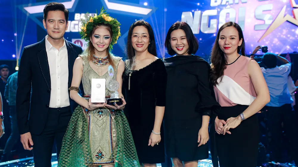 Liz Kim Cương đăng quang ngôi vị quán quân “Bạn là ngôi sao” mùa đầu tiên  ảnh 2