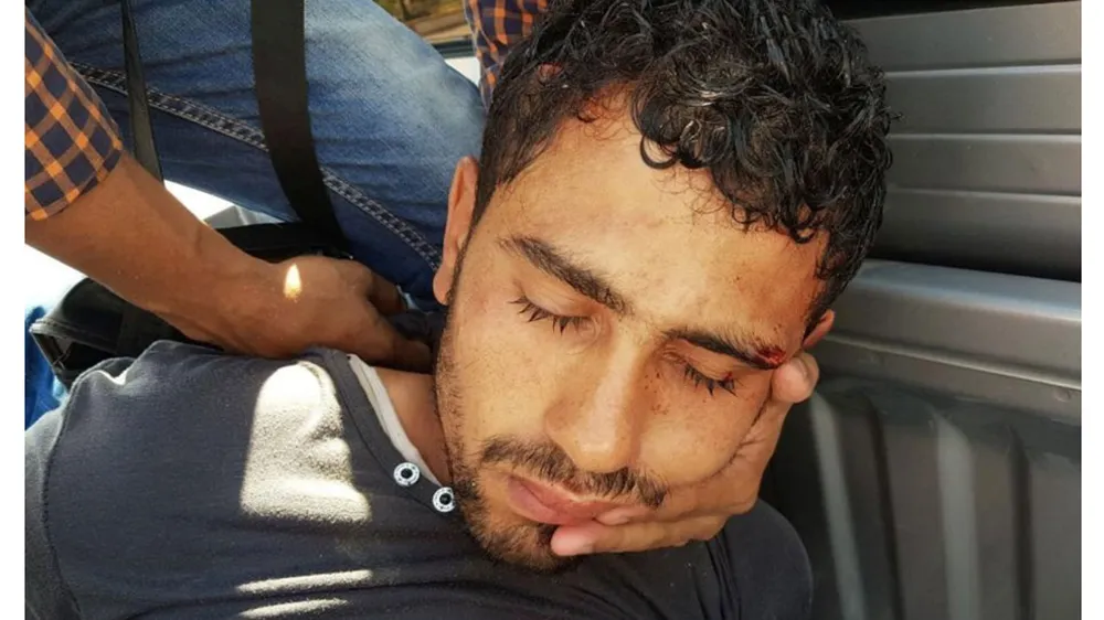 Đối tượng dùng dao tấn công khiến 6 người thương vong tại khách sạn Zahabia ở Hurghada, phía nam thủ đô Cairo, Ai Cập, ngày 14-7-2017. Ảnh: Reuters