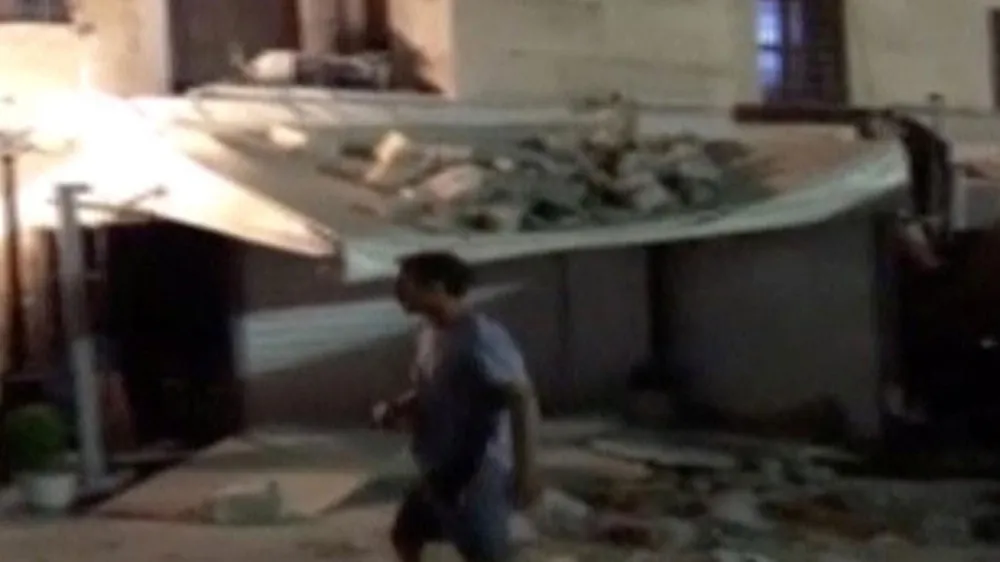 Động đất 6,7 độ Richter ở Thổ Nhĩ Kỳ, 2 người chết ảnh 2