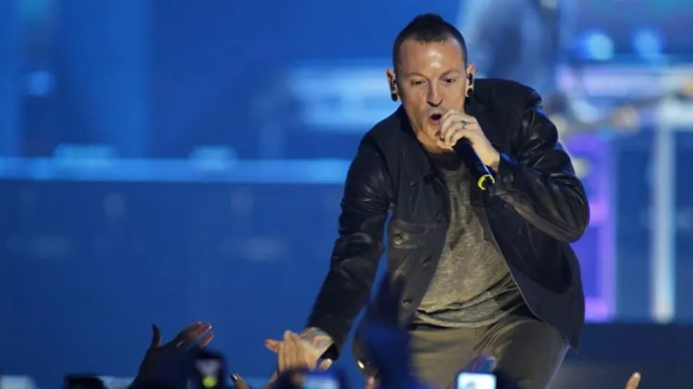 Thủ lĩnh ban nhạc Linkin Park tự tử ở tuổi 41 ảnh 1