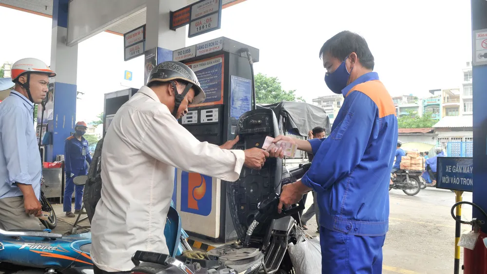 Xăng RON 92 bị “xóa sổ”: Nguồn cung thay thế: xăng E5 đã sẵn sàng ảnh 1