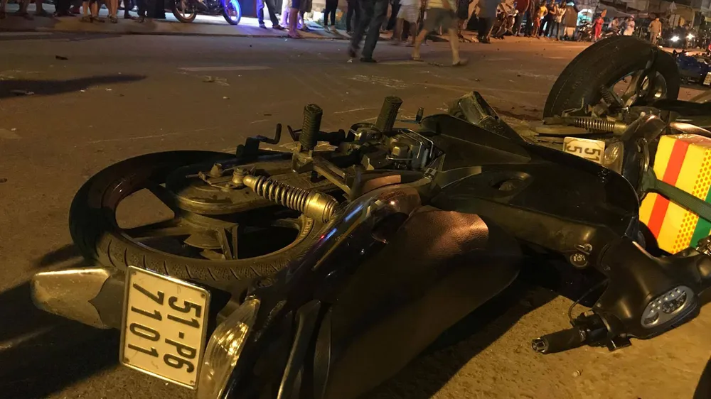 Hai vụ tai nạn trong đêm, 2 người tử vong, hơn 10 người bị thương nhập viện ảnh 13