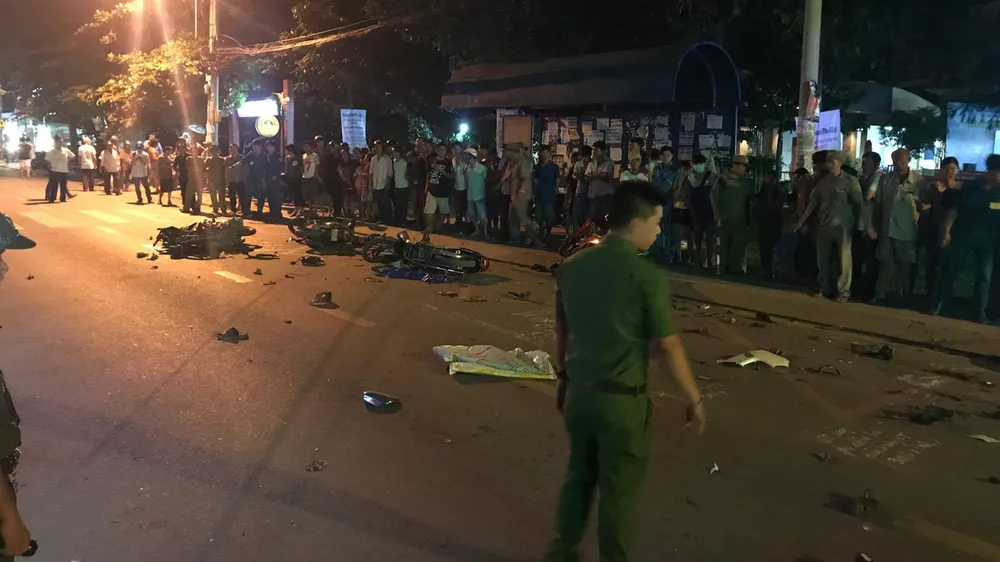 Hai vụ tai nạn trong đêm, 2 người tử vong, hơn 10 người bị thương nhập viện ảnh 8